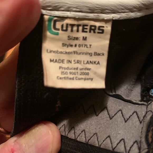 Football Cleats  lightly used and good as new - Picture 2 of 4